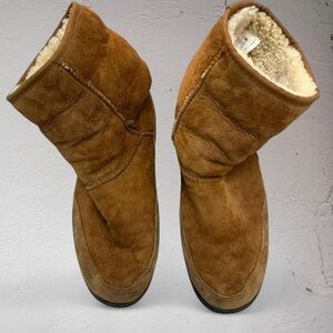 Rare UGG Australia Made in New Zealand Brown Tan Classic Short Boots